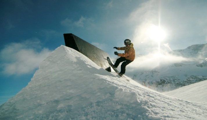 Tignes Snowboarder