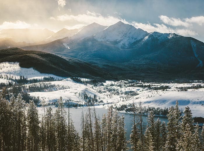 Snowy mountain range overlooking a lake, Breckenbridge USA